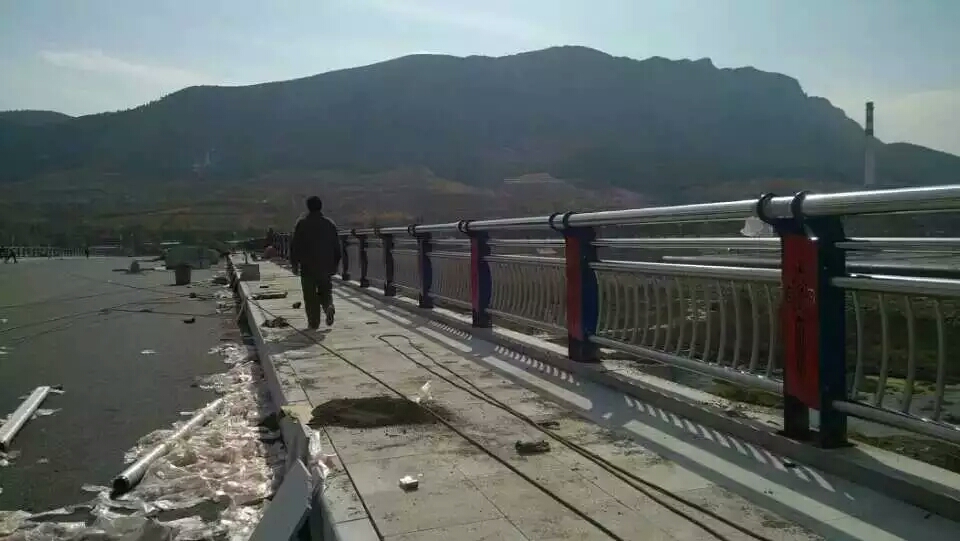 桥梁防撞护栏，防撞护栏